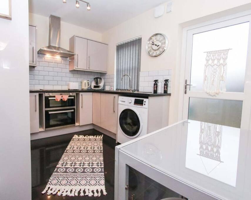 No25-Luxe Living Guest House- 2 Bed-Wifi-Free Parking-City- Beach Σουόνσι Εξωτερικό φωτογραφία