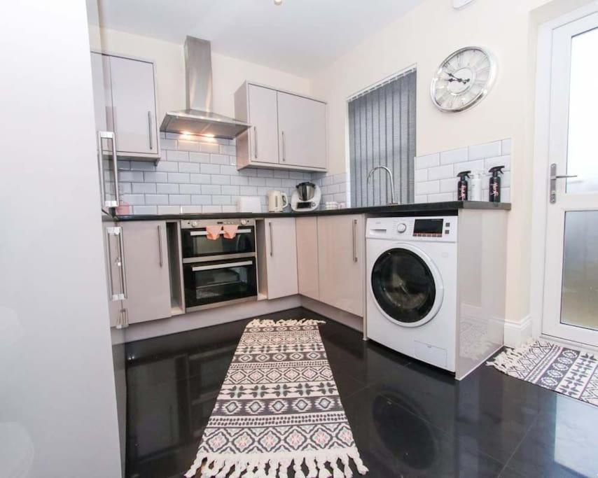 No25-Luxe Living Guest House- 2 Bed-Wifi-Free Parking-City- Beach Σουόνσι Εξωτερικό φωτογραφία