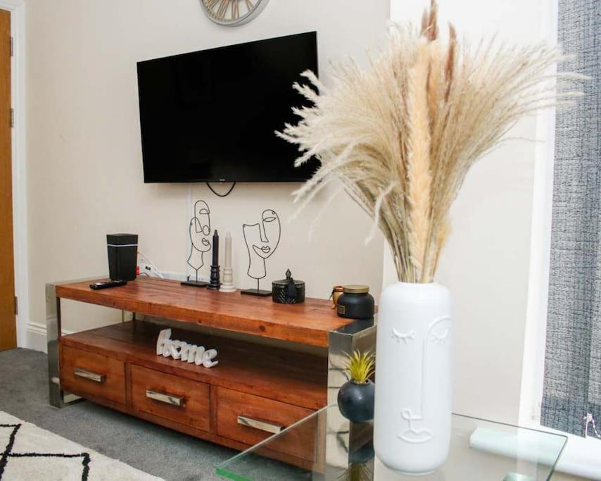 No25-Luxe Living Guest House- 2 Bed-Wifi-Free Parking-City- Beach Σουόνσι Εξωτερικό φωτογραφία
